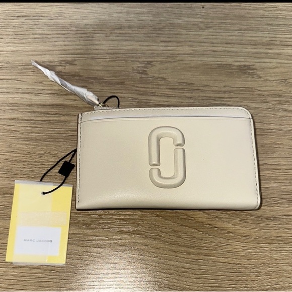 Marc Jacobs Snapshot Cream Zip Card Holder Wallet - Picture 5 of 5